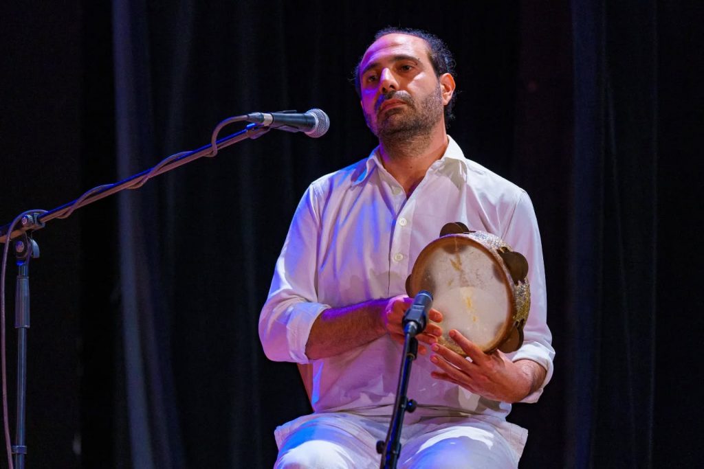 Ali ElHout, Reqq